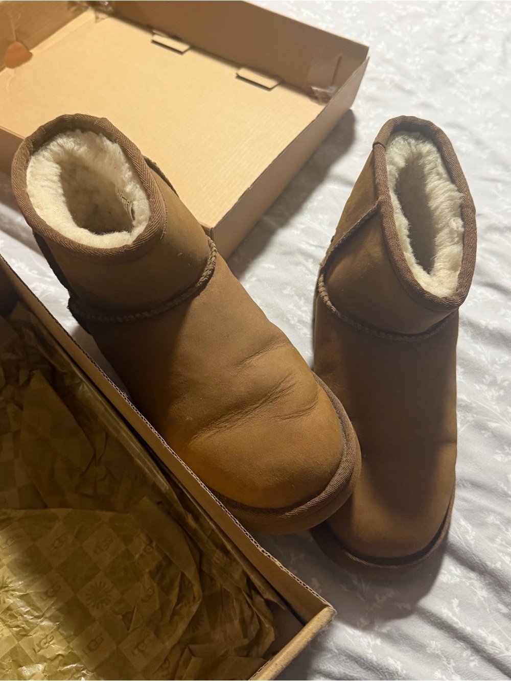 UGG Kids Classic Short Boot in Chestnut Brown